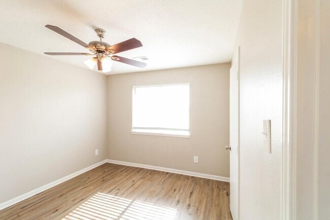 Building Photo - 304 Cedar Branch Dr