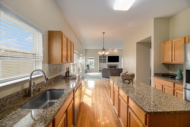 Building Photo - 1304 N Bay Dr