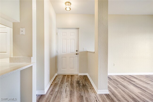 Building Photo - 6321 Aragon Way