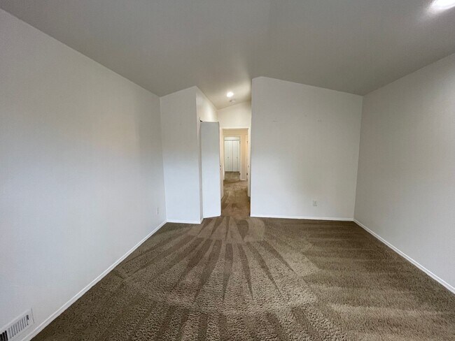 Building Photo - Updated 3 Bedroom Home Near Barkley Village