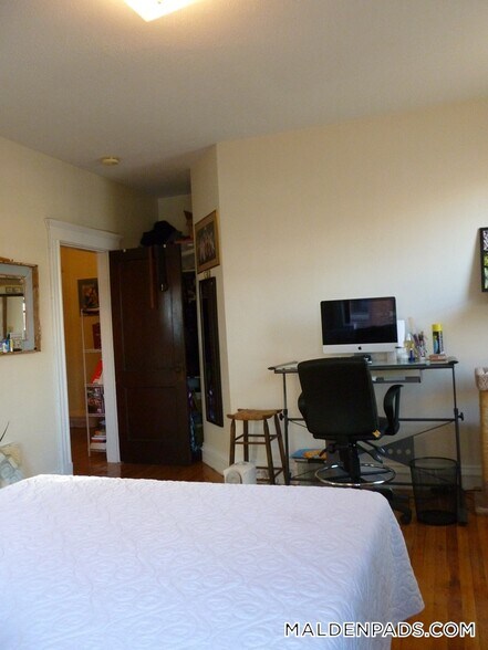 Building Photo - 17-19-19 Washington St S