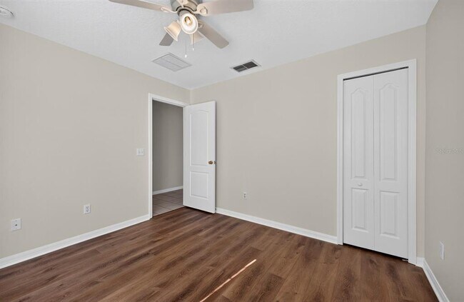 Building Photo - 839 Sandy Ridge Dr