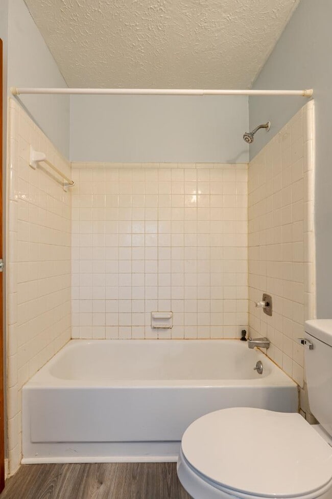 Building Photo - 209 N Woodland Dr