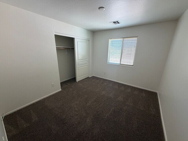 Building Photo - 6631 S 18th Ln