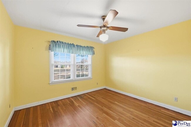 Building Photo - 2218 N Douglas St