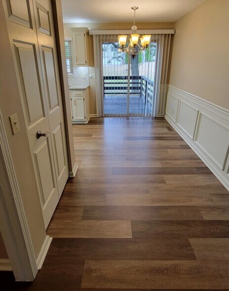 Building Photo - 6525 Blossomwood Cir NE
