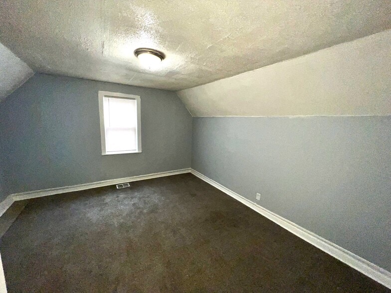 Building Photo - 6755 S Throop St