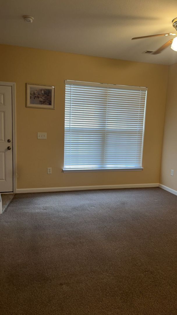 Building Photo - 160 Chenoa Dr
