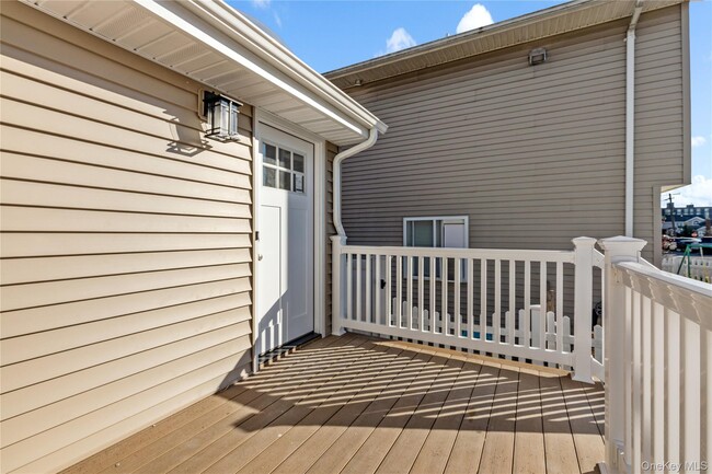 Building Photo - 310 Lindell Blvd