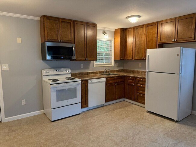 Building Photo - Beautiful 3 Bedroom House in West Knoxville