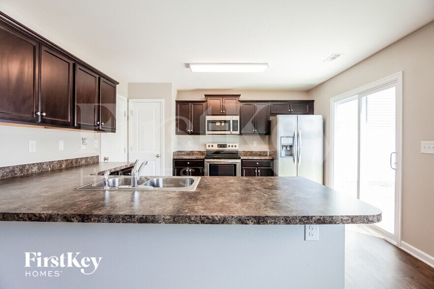 Building Photo - 3004 Apple Orchard Pl