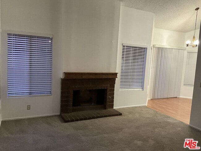 Building Photo - 6146 Jennifer Ln