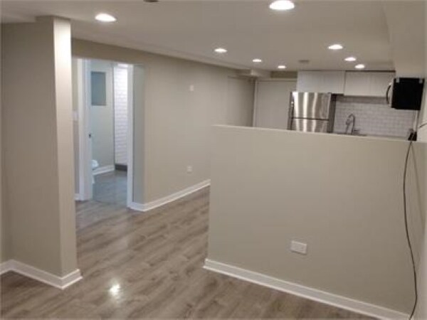 Convertable - 1475 W Huron St
