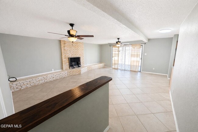 Building Photo - 410 9th St NE