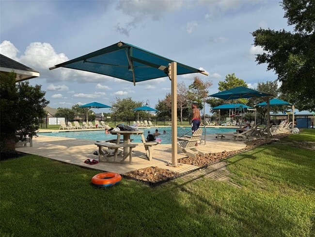 Building Photo - 24423 Hampton Lakes Dr