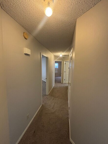 Building Photo - 507 Camellia Dr