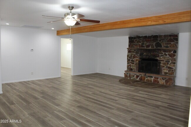 Building Photo - 1347 S Meridian Rd