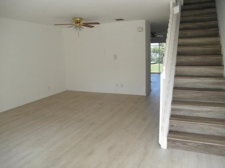 Building Photo - 798 Summit Lake Dr
