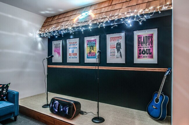 Building Photo - 2807 Delaware Ave