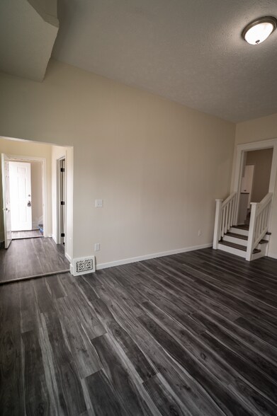 Building Photo - 1277 W 67th St