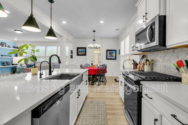Building Photo - 245 Summer Tanager Dr