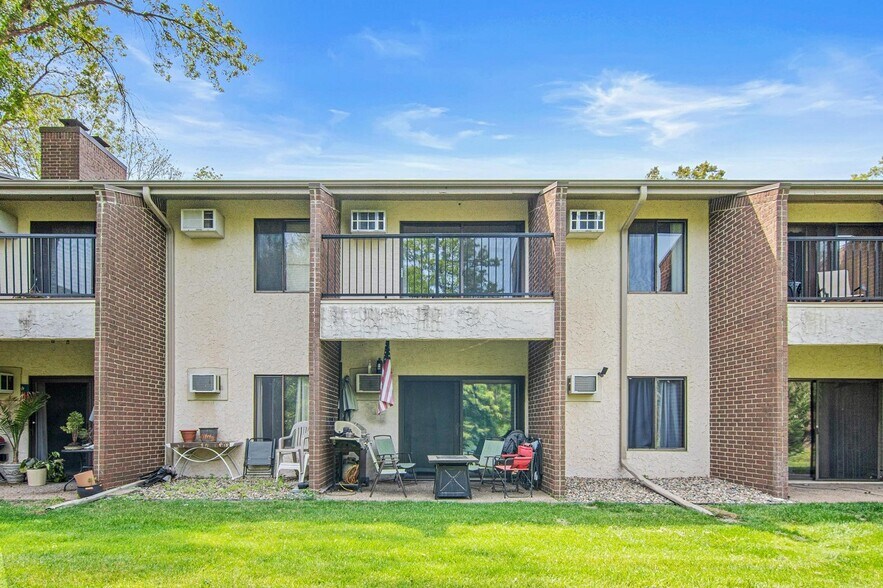 Building Photo - 1566 Millpond Ct