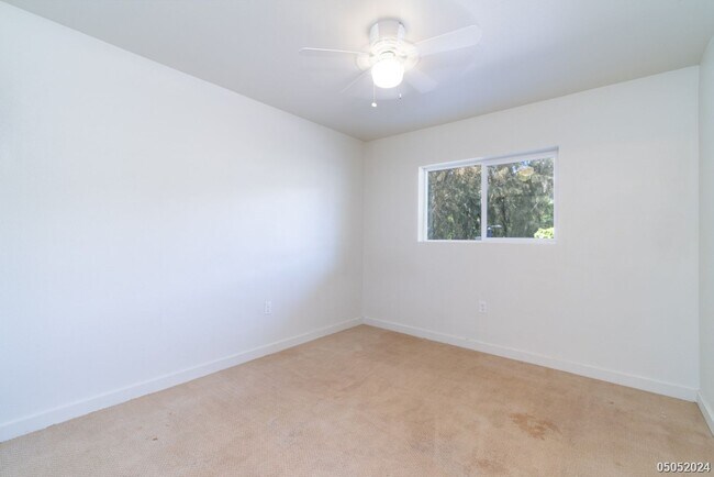 Building Photo - $3,400 | 3br/2ba Condominium in Sixty Park...
