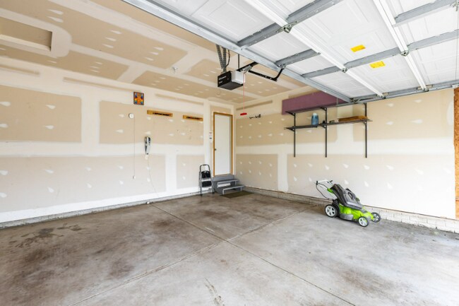 Building Photo - 235 Kastlekove Dr