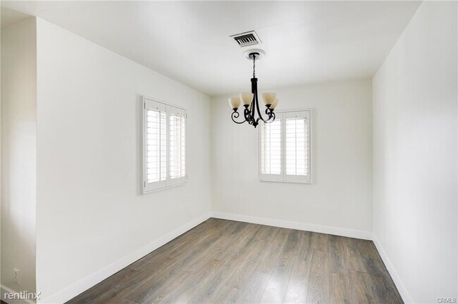Building Photo - 3 br, 1 bath House - 10727 Keswick St