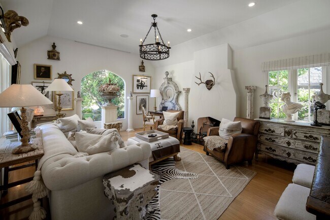 Building Photo - 3109 Calle Cedro