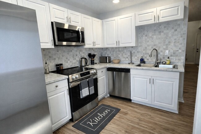 Building Photo - 156 Turtle Creek Dr