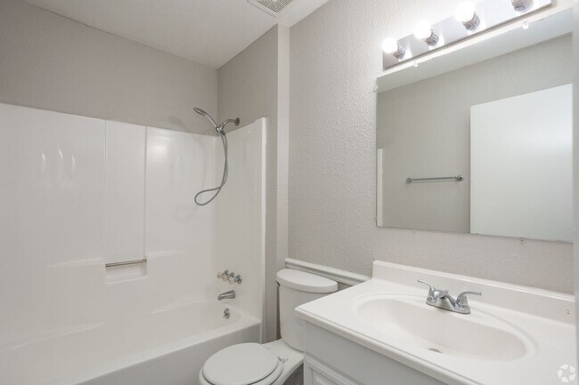 Building Photo - 25 Creekside Cir