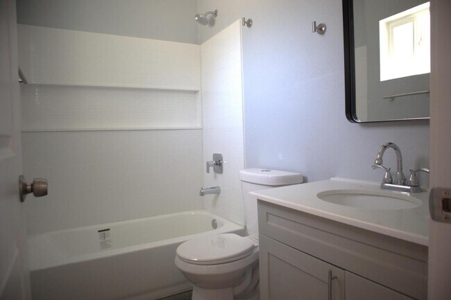 Building Photo - 45517 3rd st E