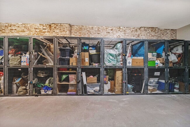 Building Photo - 1631 S Michigan Ave