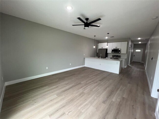 Building Photo - 12128 Henley Ave