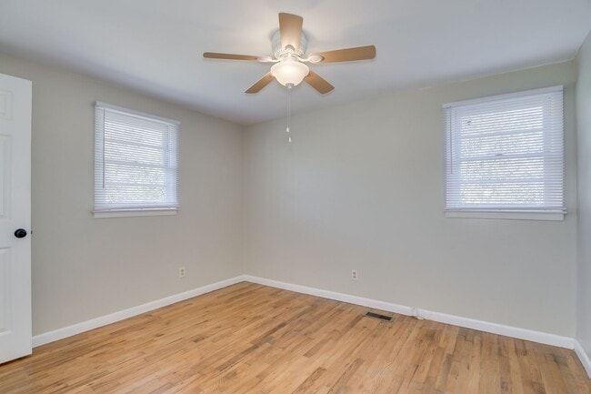 Building Photo - Charming Home in the Heart of Harlem!