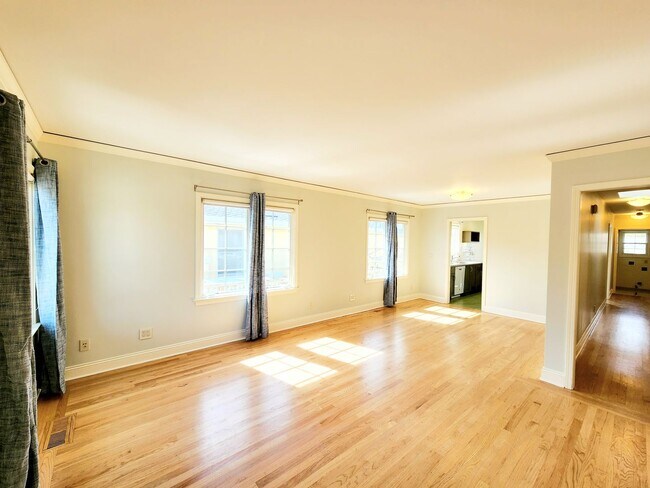 Building Photo - Lovely 2 bedroom house in San Mateo