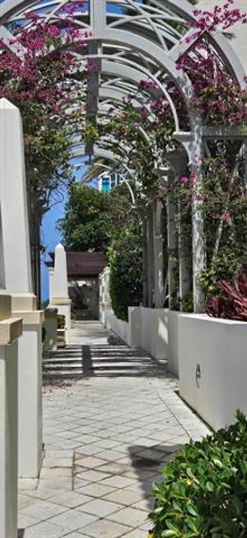 Building Photo - 200 Sunny Isles Blvd