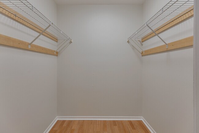 Building Photo - 27 N Victoria Ln