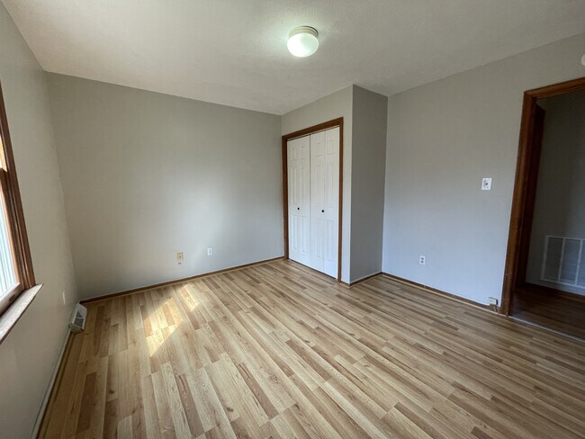 Building Photo - 131 Bellmont Dr