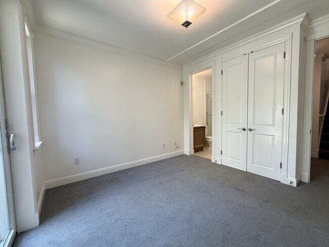 Building Photo - 3316 California St