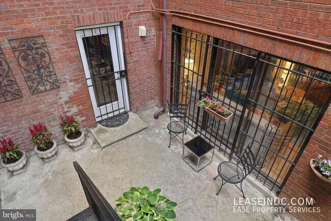 Building Photo - 1435 Corcoran St NW