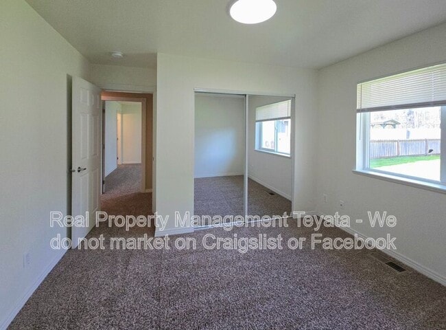 Building Photo - 258 B St