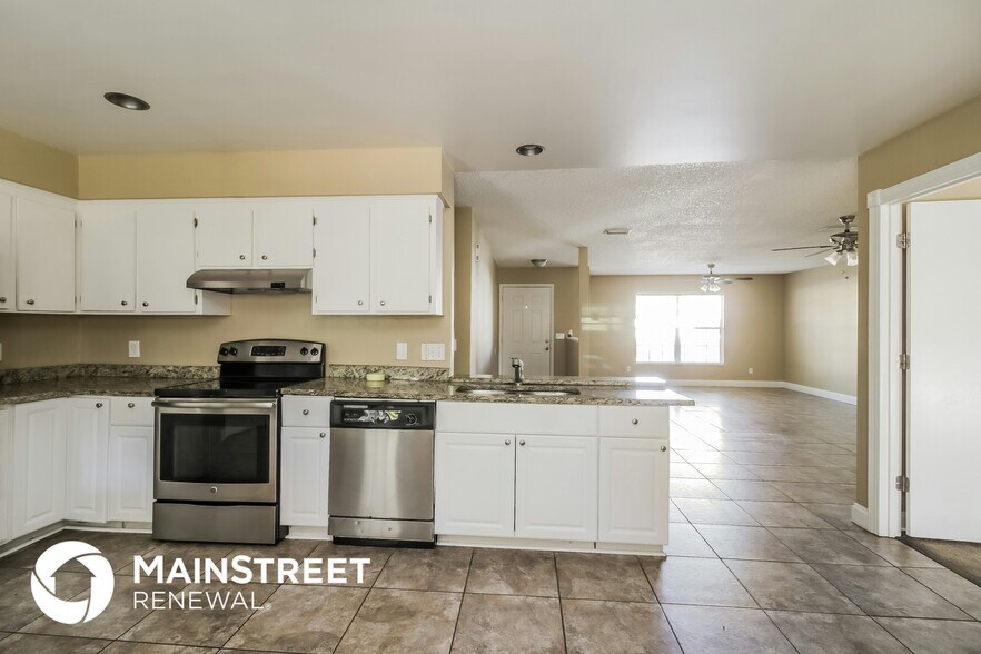 Building Photo - 4775 Doreen Rd