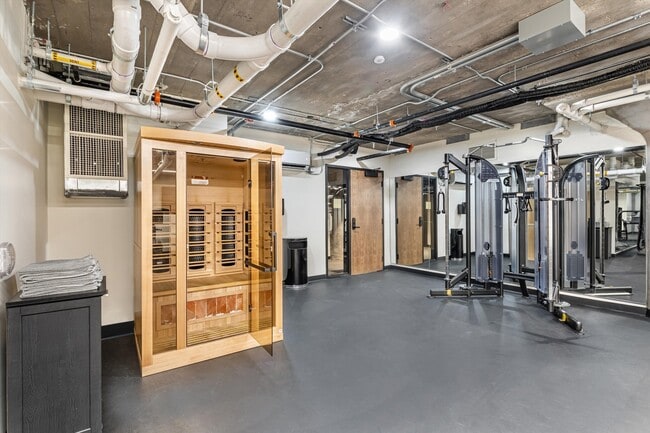 Building Photo - 2032 N Clybourn Ave