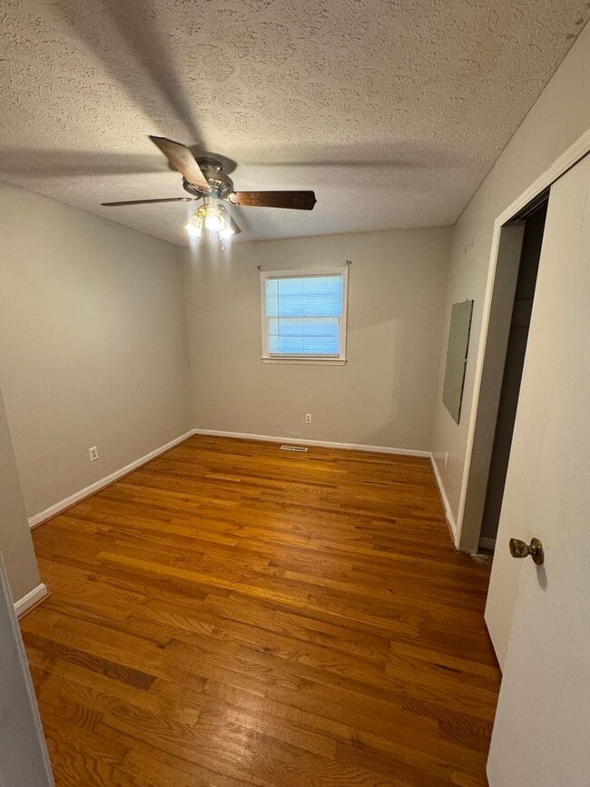 Building Photo - 1696 Crestland Dr
