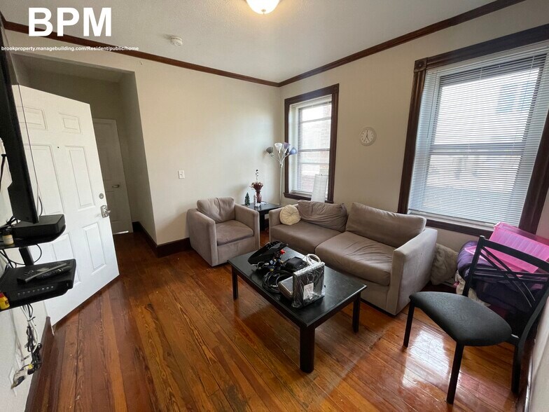 Primary Photo - 32 Shelby St