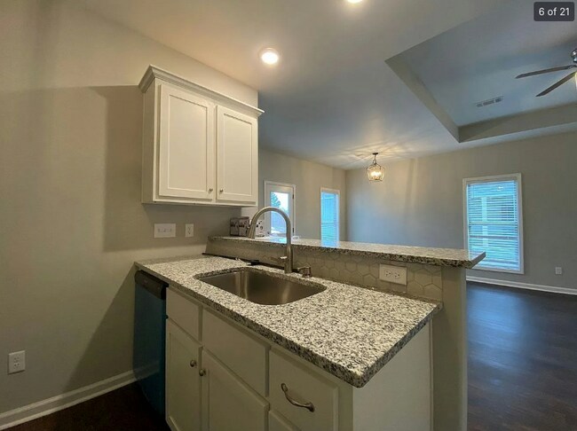 Building Photo - 6132 Burbank Crossing Loop