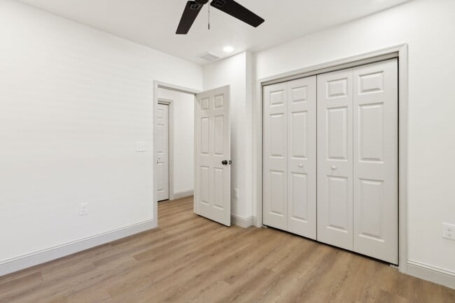 Building Photo - Practically Brand New on Amelia Island!