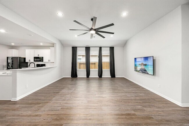 Building Photo - 11323 Cora Ln